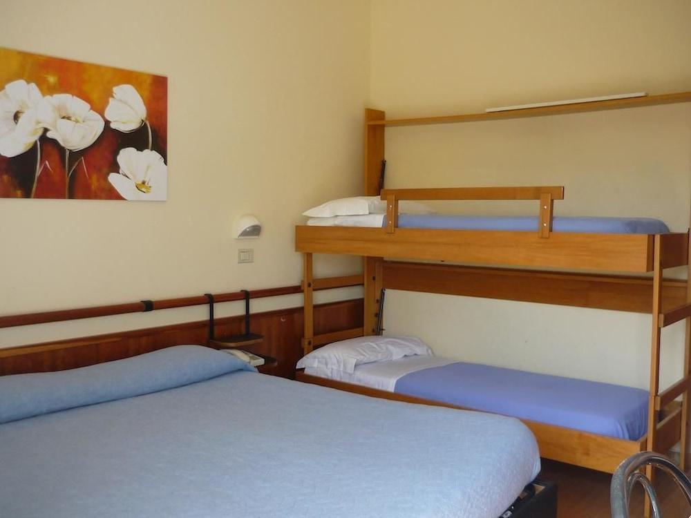 Hotel Houston Rimini Exteriör bild